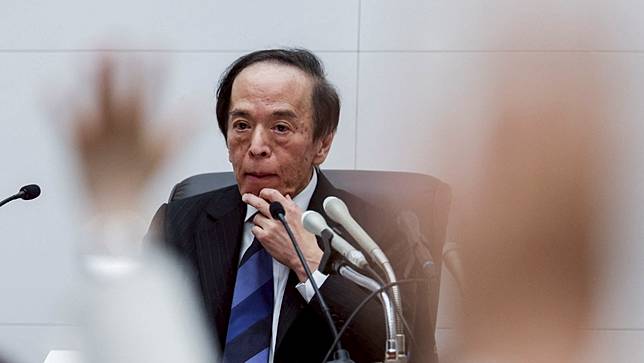 日本銀行總裁植田和男5月1日舉行利率決策會議後的記者會。路透社