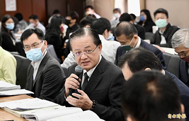 立法院內政委員會1日審查「消防法部分條文修正草案」、「消防設備人員法草案」等案，消防署長蕭煥章列席報告。 (記者羅沛德攝)