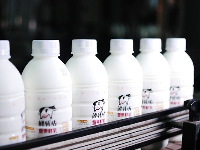 2015年鮮乳坊以「白色革命：自己的牛奶自己救」為主題發起募資，讓消費者有更多的選擇，顛覆了既有的通路規則，為台灣乳業開啟了新的篇章。（圖片來源：鮮乳坊提供）