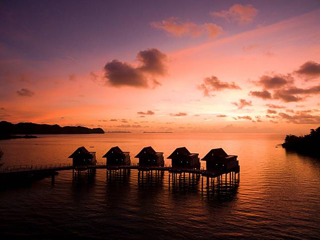 （Palau Pacific Resort）帛琉太平洋度假村擁有綿長的私人海灘，被譽為全島賞夕陽最美首選