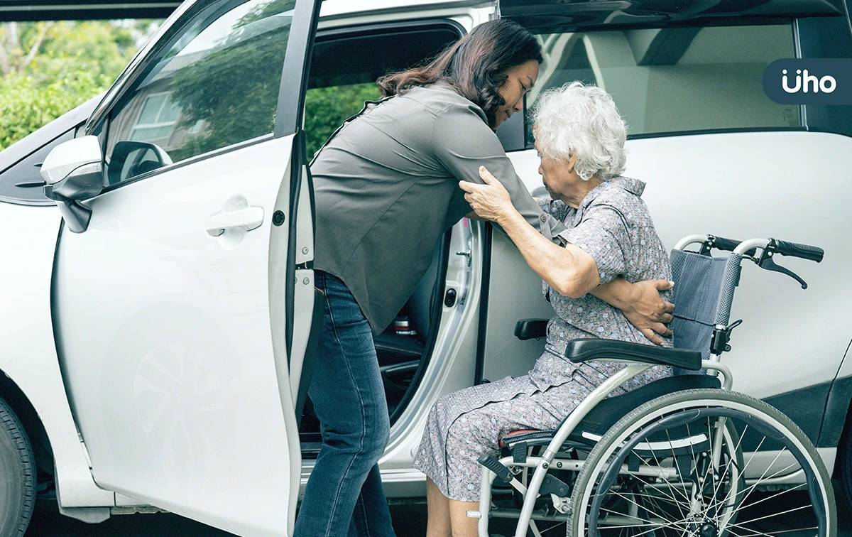 照顧者必備！8招「身體力學技巧」有效減少腰痛：用1部位當支點| 優活健康網| LINE TODAY