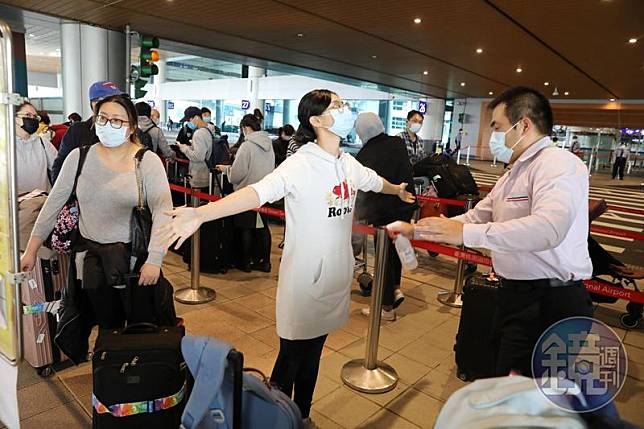 中國確診婦人16日中轉台灣，隔日搭華航飛往成都。圖為示意圖，當事人與本新聞無關。