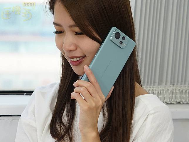 華碩6.78吋旗艦手機哪裡買最便宜？Zenfone 12 Ultra通路最低價格一次看(2025.6)