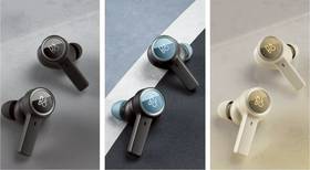 Beoplay EX 最初推出的寶石藍，其後追加了金色，還有7月發售的黑色。