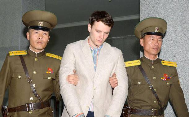美國大學生瓦姆比爾（中）遭到朝鮮逮捕，獲釋後返美不久即死亡，至今死因成謎。    圖：達志影像/路透社資料照片