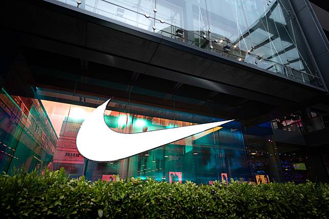 【美股新聞】Nike調整戰略，預警2025財年收入下滑！？