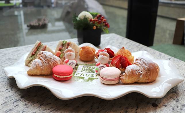 ▲自2020年12月24日起至2020年12月25日止，推出湯屋搭配手工馬卡龍下午茶組合。每套組合為2,190元起（圖/烏來璞石麗緻溫泉會館）