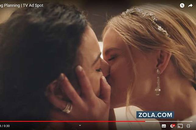 美國婚禮劃網站「Zola」的女同志婚禮廣告讓美國保守派抓狂（YouTube）