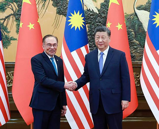 Chinese President Xi Jinping meets with Prime Minister of Malaysia Anwar Ibrahim in Beijing, capital of China, Nov. 7, 2024. (Xinhua/Wang Ye)