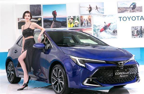 Toyota Corolla Sport於2018年在台上市、一開始以Auris為車名，一直以來便以俐落獨特的運動性格為車友所喜愛，此番引進的為2023年式小改款新車。取自Toyota