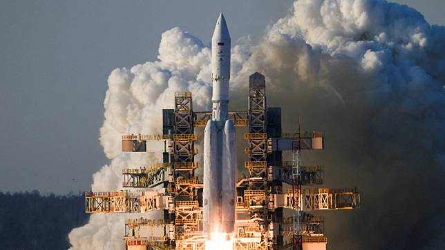 俄國新式重型載運火箭Angara-A5，4月11日在俄國東方太空發射場成功發射。路透社