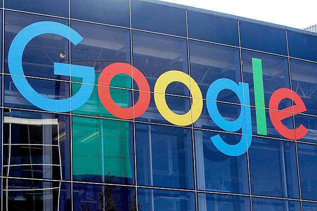 日本有63名醫師遭網友在Google評論留下負評，因不滿Google未刪除不實評論，集體向Google提告求償29.6萬元。（AP）