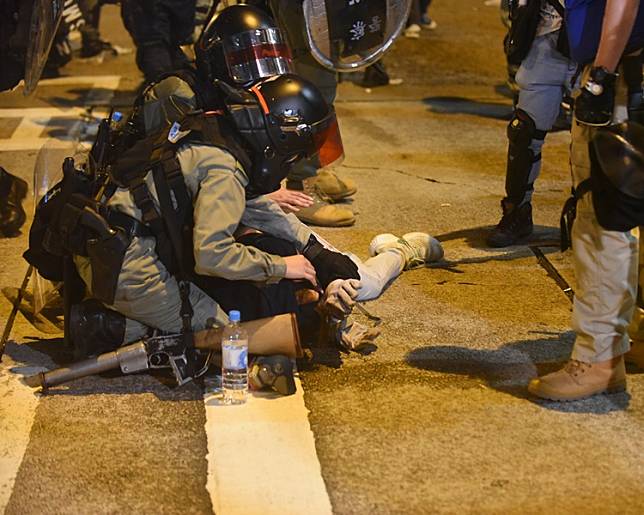 警方於當晚拘捕多名示威者。資料圖片