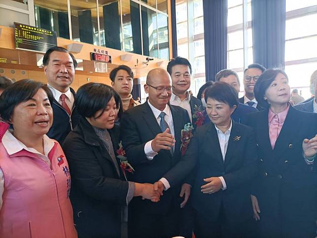 台中市議會選舉正、副議長，國民黨提名的張清照、顏莉敏連任正、副議長。（記者徐義雄攝）