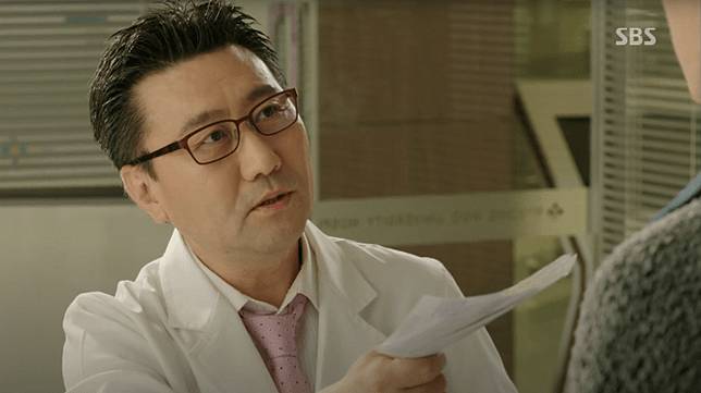 ภาพ ชเวจองอู จากซีรีส์ Doctor Stranger