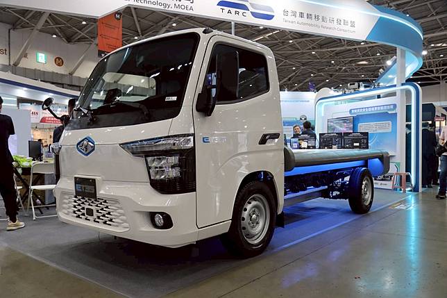 與工研院、車輛中心、ICT產業共同打造電動車國家隊！「台灣國際智慧移動展」中華汽車3.5噸電動商用車ET35透明亮相