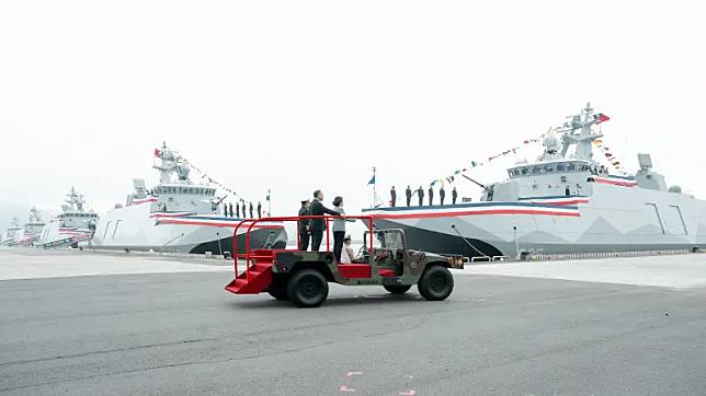 蔡英文總統前往宜蘭主持「海軍高效能艦艇安江及萬江軍艦交艦典禮」。（圖／總統府提供）