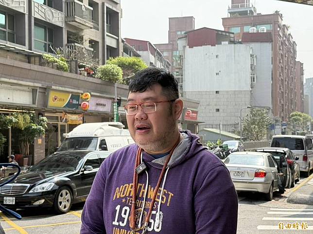 四叉貓批評，利用柯爸告別式政治操作不可取。(記者甘孟霖攝)