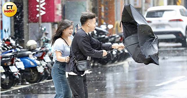 大豪雨炸4縣市！雙北等4縣市達停班課標準　一圖看最新雨量預估