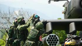 「漢光41號」演習於樹林河濱公園進行阿帕契直升機熱加油、掛彈。（圖／記者呂炯昌攝，2025.07.17）