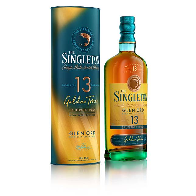 1/ THE SINGLETON 13 年單一麥芽威士忌 威士忌這一字有個非常詩意的來源——出自愛爾蘭語中的 “UISGE BEATHA”，意指「生命之水」。喝下威士忌，彷彿能感受生命中的五味，苦澀與辛辣中帶著木桶香或果香，香氣久久留在口裡。THE SINGLETON 的 12 年單一麥芽威士忌一直深受喜愛，最近推出的 13 年單一麥芽威士忌，蘊含西洋梨、柑橘、檸檬等清爽酸甜的果香，並帶有莓果和蜜桃的濃郁果香，是 THE SINGLETON 果香風味最為豐富的酒款。不太喜歡偏甜酒的人建議加冰或梳打水。