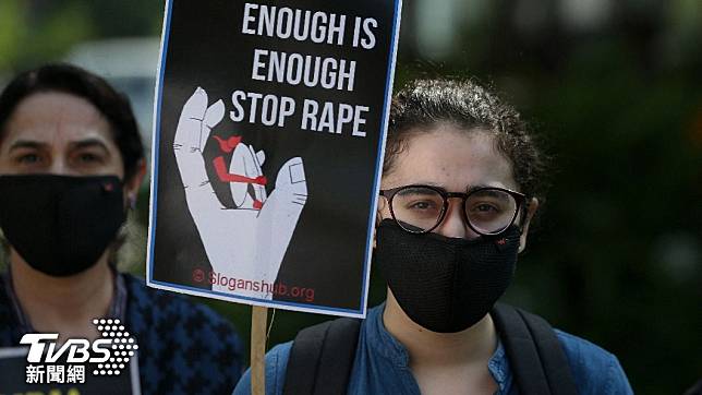 印度民眾對層出不窮的性侵案件非常惱怒，要求政府拿出行動防治。（圖/達志影像美聯社）