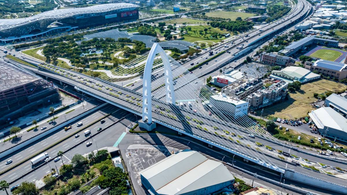 台灣曼哈頓」亮燈中市府釋萬坪土地吸引企業進駐| 商傳媒| LINE TODAY