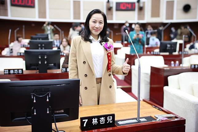 高院以士檢上訴遲延1天為由，11日駁回，台北市議員林杏兒當選有效確定。 圖：翻攝自林杏兒臉書