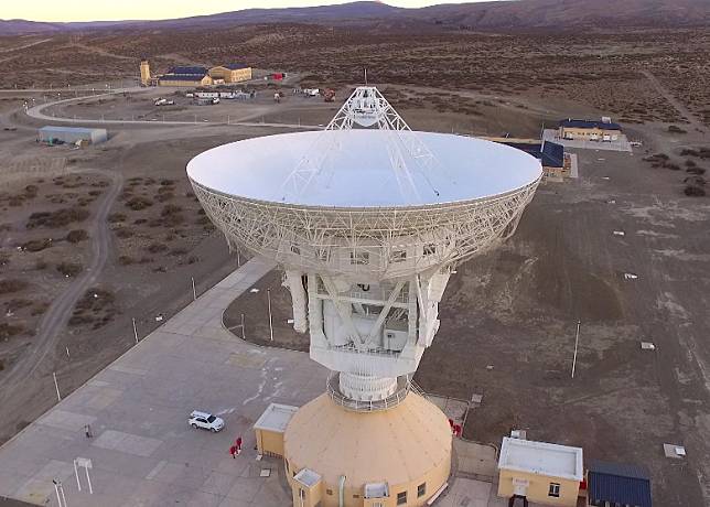 內烏肯深空站最重要的設備是一個巨型太空天線。