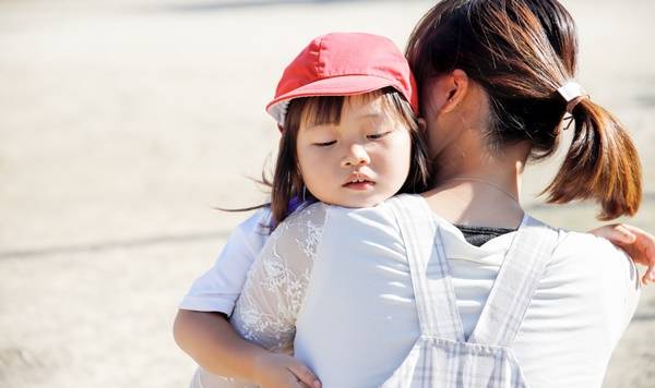 當孩子挑戰父母底線時：爸媽也有情緒！重點在於親子連結，而非努力維持理智