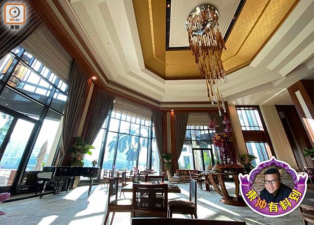 我多次入住曼谷半島酒店，都會在Lobby地帶享用早餐。（胡慧沖提供）