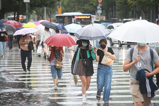 ▲颱風、軒嵐諾、豪雨、下雨、暴風圈、配圖。（圖／記者葉政勳攝，2022.09.03）