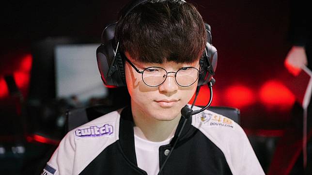 《英雄聯盟》SKT戰隊中路選手「Faker」李相赫入選富比世2019年度亞洲30歲以下傑出人物名單。   圖：翻攝自 T1 LoL 推特