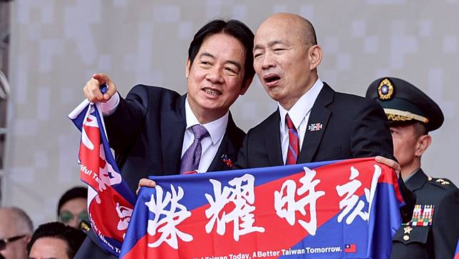 國慶大會上，總統賴清德與立法院長韓國瑜同框。陳品佑攝