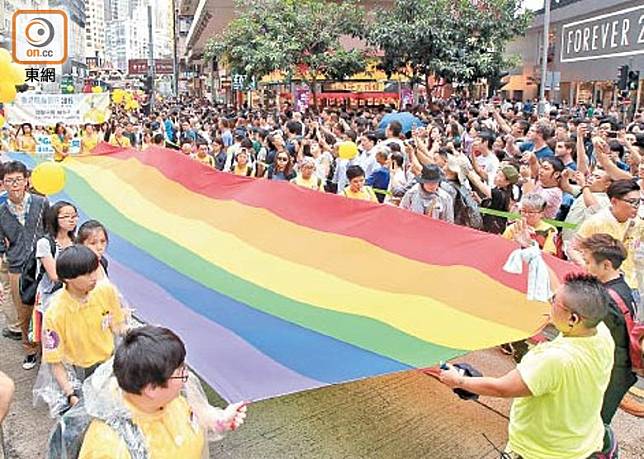 香港市民對同性伴侶以家庭為單位申請公屋權利的支持率在2019年時為52%。