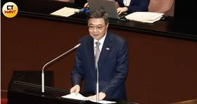 閣揆卓榮泰（圖）預告下周四政院院會後記者會會講述「成長津貼」發放詳情。（圖／方萬民攝）