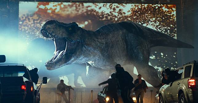 《侏羅紀世界3》預告釋出！28年前三大元老感動回歸，「恐龍滿街肆虐」史詩級電影迎接最終章