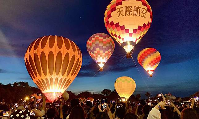 2023台中石岡熱氣球嘉年華 造型風箏、煙火、光雕音樂晚會，大人小孩都歡樂的盛會