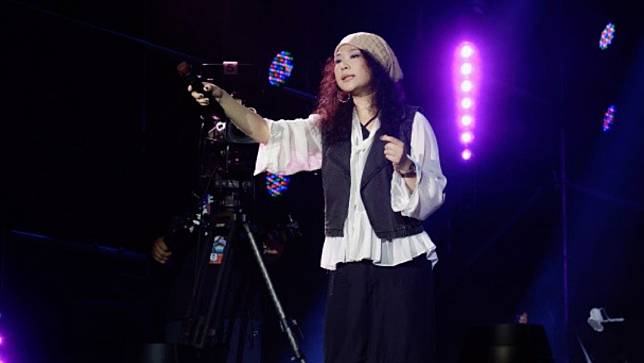 許美靜南京演唱會唱得太少，令歌迷很失望。取自深圳太古宙文化微博