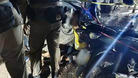 ผัวหึงโหด ตามมาเห็นคาตา เมียสาวนั่งดื่มกับกิ๊กหนุ่ม ถามลั่น คบกันถึงขั้นไหนแล้ว เจอคำตอบเซอร์ไพรส์ ทำฟิวส์ขาด กระหน่ำยิง 9 นัดซ้อน ดับคาร้านชำ 2 ศพ