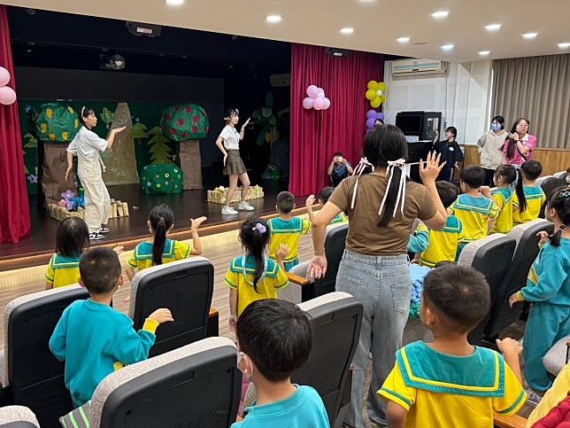 新生醫專幼保科兒歌律動，場面歡樂又俏皮。圖：新生醫專提供