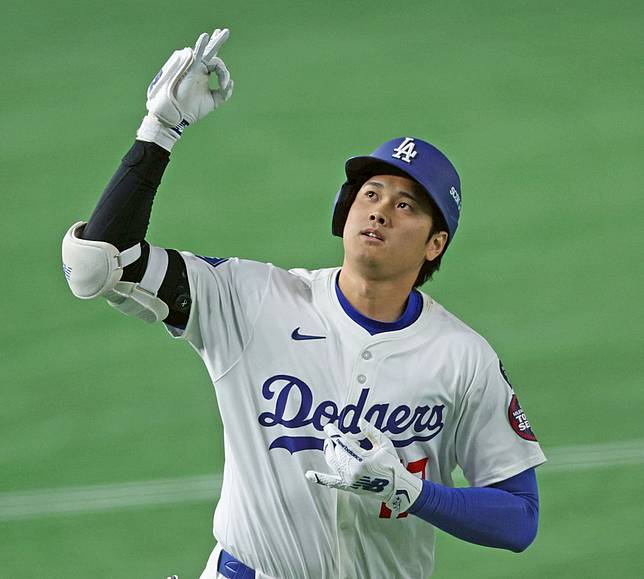 東京海外賽》佐佐木朗希大聯盟初登板大谷翔平敲本季首轟慶賀！ 道奇6比3退小熊2勝作收