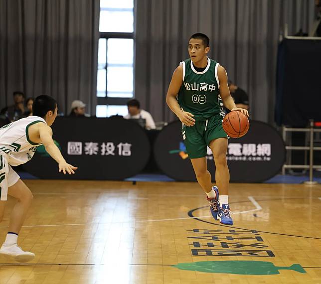 松山高中籃球隊長林現惟今年即將赴美發展。（圖／國泰金控提供）