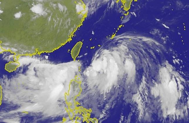 丹娜絲颱風過後，「91W」低壓區正在蠢蠢欲動。(圖擷取自中央氣象局)