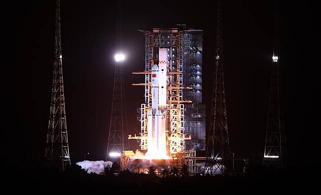 A Long March-7 Y8 carrier rocket carrying cargo spacecraft Tianzhou-7 blasts off from the Wenchang Spacecraft Launch Site in south China's Hainan Province, Jan. 17, 2024. (Xinhua/Yang Guanyu)