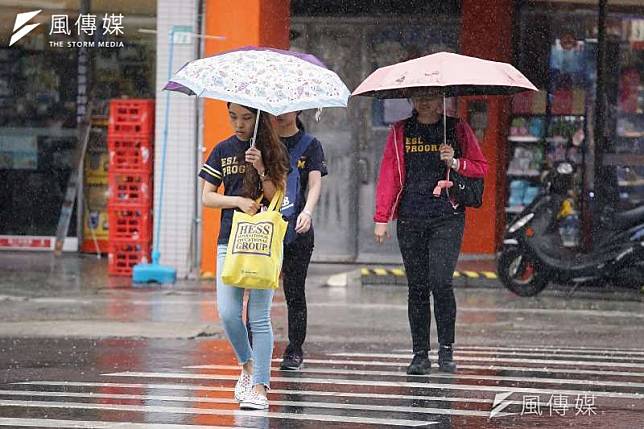 明起氣溫暖熱如夏！氣象專家揭台灣一周天氣。（資料照／盧逸峰攝）