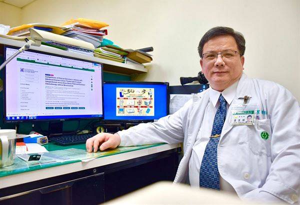 亞東醫院婦產部主任蕭聖謀表示，近年來有許多臨床試驗證實「腹腔內化學治療」，可以增加晚期卵巢癌病患的存活率。（圖片提供／亞東醫院）
