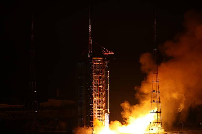 A Long March-2D carrier rocket carrying the PIESAT-2 09-12 satellites blasts off from the Taiyuan Satellite Launch Center in north China's Shanxi Province, Dec. 17, 2024. (Photo by Guo Houze/Xinhua)