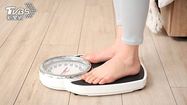 1名6旬婦人半年暴瘦10公斤，就醫檢查發現已罹患胰臟癌二期。（示意圖，非當事人／shutterstock達志影像）