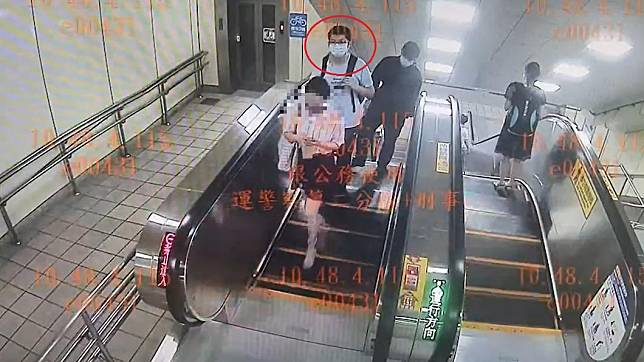 涉嫌在捷運站偷拍的黃姓男子。（圖／TVBS）